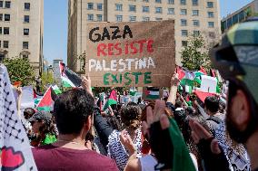 Palestinian community in Chile demonstrates against Israel's att